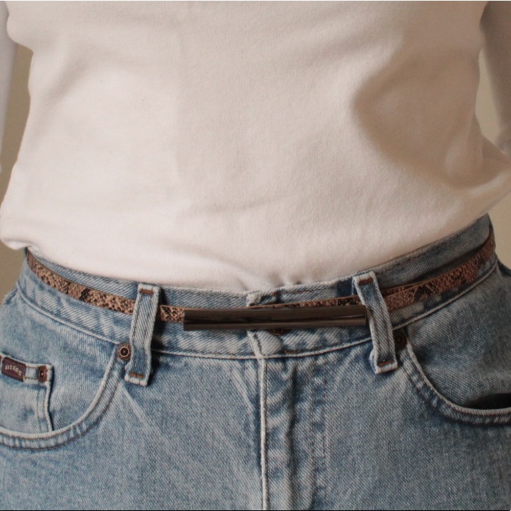 Thin Snakeskin Patterned Belt w/ Metal Front
